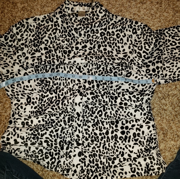 WDNY Button Down - Picture 5 of 8